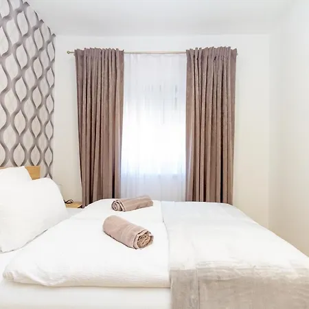 Apartment Bolyai 3br Ac Parking Grf Siófok