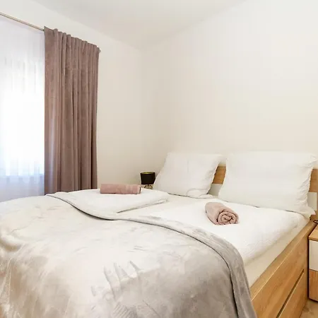 Bolyai 3br Ac Parking Grf * Siófok