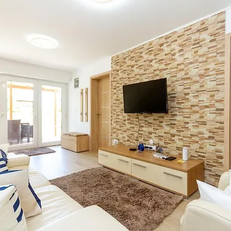 Bolyai 3br Ac Parking Grf Appartamento Siófok