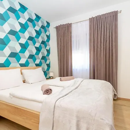 Bolyai 3br Ac Parking Grf Appartamento