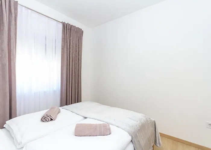 Bolyai 3br Ac Parking Grf Lägenhet Siófok