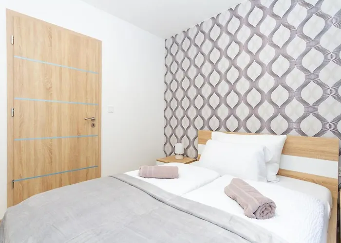 Bolyai 3br Ac Parking Grf Lägenhet *