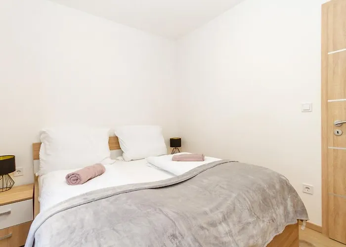 Bolyai 3br Ac Parking Grf